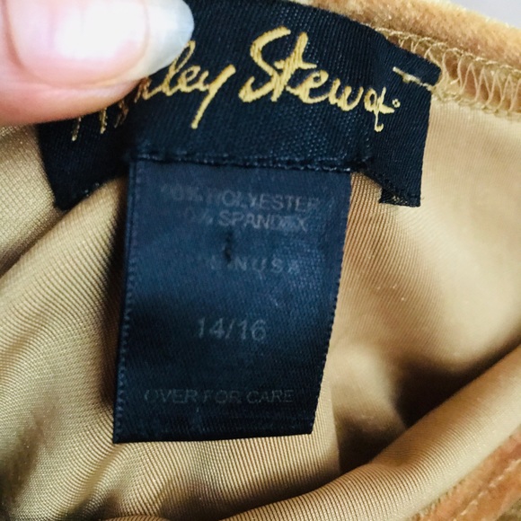 Ashley Stewart brand new one shoulder velvet top - Picture 4 of 5